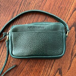 Portland Leather Forest Green small camera bag